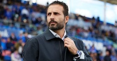 مدرب فالنسيا السابق معروض على الأهلي لخلافة ريبيرو