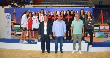 الفراعنة أبطال العرب فى السباحة وياسر إدريس يهنئهم بالإنجاز الكبير