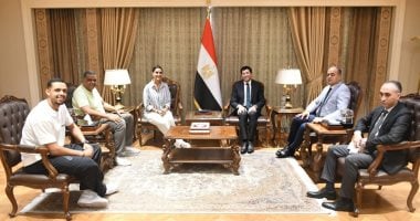 وزير الشباب والرياضة يلتقي رئيس اتحاد الإسكواش واللاعب مصطفى عسل