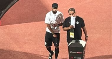 رغم الإيقاف.. مروان عطية يتواجد فى ستاد القاهرة لدعم زملائه امام إثيوبيا (فيديو)