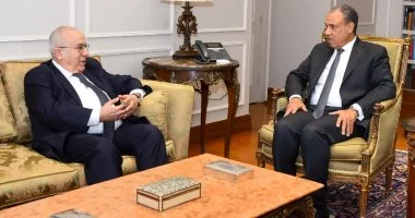 وزير الخارجية يلتقى المبعوث الأممى للسودان ويستعرض موقف مصر من تطورات الأزمة 